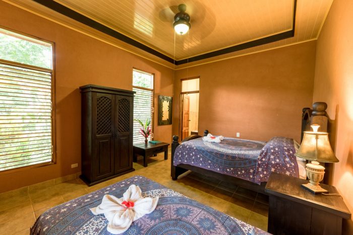 Luna Lodge Accommodation Hacienda Rooms 